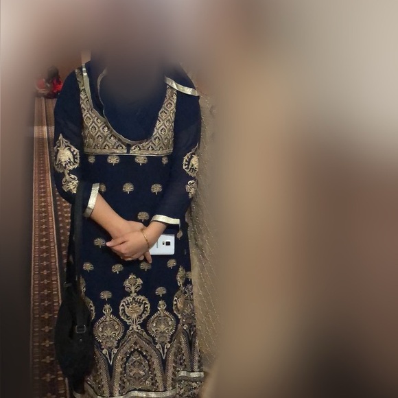 Indian Dress - Picture 1 of 4